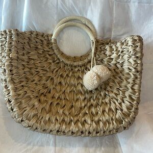 Faux Straw Beach Tote Extra Large Capacity Fashion Bag with decorative PomPoms